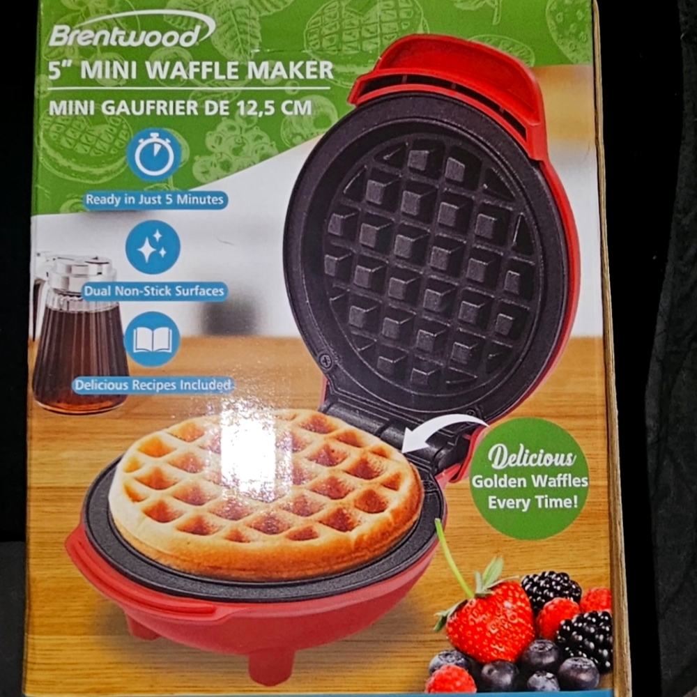Brentwood Mini waffle maker
